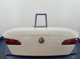 Alfa Romeo 159 Galinis dangtis (bagažinės) 01