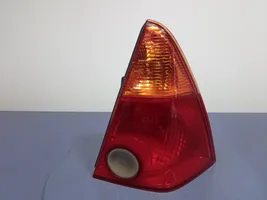 Daihatsu YRV Aizmugurējais lukturis virsbūvē 01