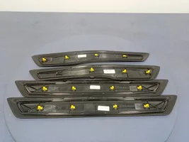 BMW 3 F30 F35 F31 Rivestimento vano piedi laterale 7260929