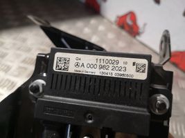 Mercedes-Benz GL X166 Relais de charge A0009822023