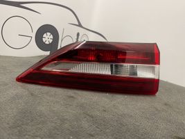 Opel Grandland X Lampy tylnej klapy bagażnika YP00016580