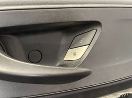 Mercedes-Benz Vito Viano W447 Rivestimento del pannello della portiera anteriore A4477274471