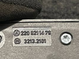 Mercedes-Benz C W205 Interruttore di apertura del portellone posteriore A2208211479