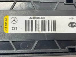Mercedes-Benz C W205 Takaistuimen valo A2389065100