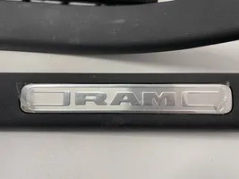 Dodge RAM Kynnysverhoilusarja (sisä) 6WC701X7AA