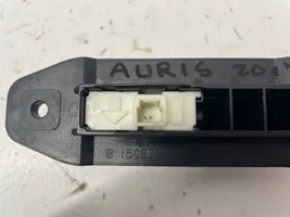 Toyota Auris E180 Interruptor para abrir la puerta trasera 15C879