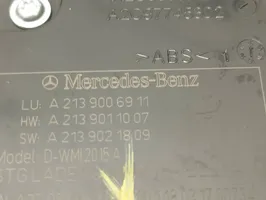Mercedes-Benz E W213 Panneau de garniture tableau de bord A2136802403