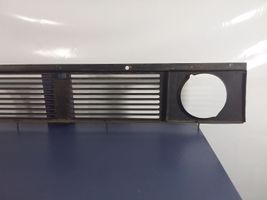 AC 428 Grille de calandre avant 