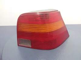 Volkswagen Golf IV Задний фонарь в кузове 01