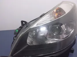 Renault Clio III Lampa przednia 7701061075