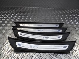 BMW 5 G30 G31 Rivestimento vano piedi laterale 