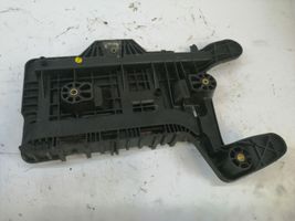 Volkswagen Scirocco Boîte de batterie 1K0915333H