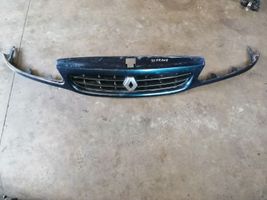 Renault Safrane Maskownica / Grill / Atrapa górna chłodnicy 7700847090