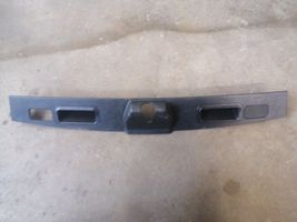 Mercedes-Benz ML W164 Cache serrure de hayon/coffre arrière A1647400030