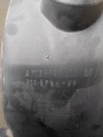 Mercedes-Benz C W203 Pare-boue passage de roue avant A2038840622
