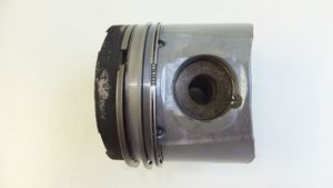 Renault Master II Piston 