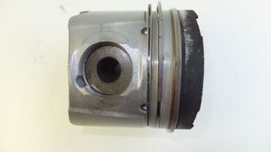 Renault Master II Piston 