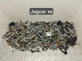 Jaguar XE Mutterit/pultit 
