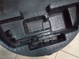 Toyota Yaris Boîte à outils 649930D010