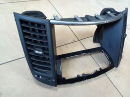 Infiniti G37 Griglia di ventilazione centrale cruscotto P10426B11000