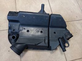 Opel Combo D Caja del filtro de aire 51848860