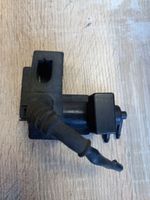 Volkswagen PASSAT B5 Vacuum valve 8E0906628