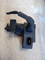 Volkswagen PASSAT B5 Vacuum valve 8E0906628