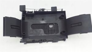 Volkswagen Polo IV 9N3 Rivestimento in plastica cornice della leva del cambio 