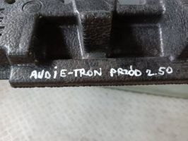 Audi E-tron GT Absorber zderzaka przedniego 4KE807549B