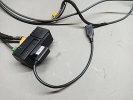 Audi A3 S3 8V USB-pistokeliitin 8V0035736