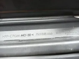 Volkswagen Touareg III Griglia superiore del radiatore paraurti anteriore 760853666