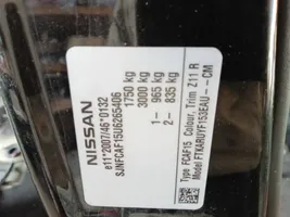 Nissan Juke I F15 Porte arrière 