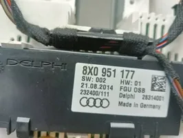 Audi A1 Priekinių vietų apšvietimo žibintas 8X0947135AF