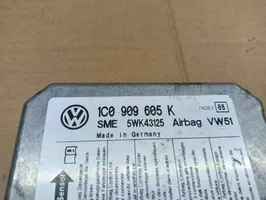 Volkswagen Fox Variklio valdymo blokas 1C0909605K