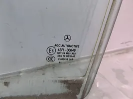 Mercedes-Benz C AMG W204 Vetro del finestrino della portiera posteriore 