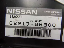 Nissan X-Trail T32 Support de montage de pare-chocs avant 62217-8H300