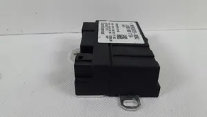 Mercedes-Benz A W176 Fuel pump relay A0009001704