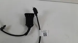 Jeep Cherokee Gniazdo / Złącze USB 68225325AA