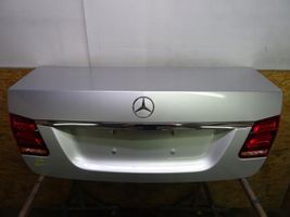 Mercedes-Benz E AMG W212 Aizmugurējais pārsegs (bagāžnieks) 