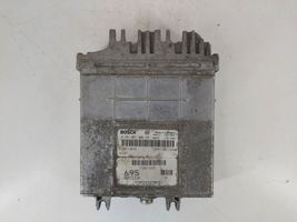 Volvo S40, V40 Unité de commande, module ECU de moteur 0281001906