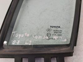 Toyota Corolla Verso E121 Finestrino/vetro triangolo anteriore 