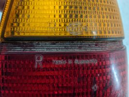 Volkswagen PASSAT B2 Lampa tylna 321945112T