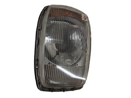 Mercedes-Benz COMPAKT W115 Phare frontale 0301854101