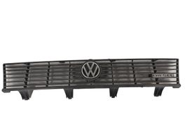 Volkswagen PASSAT B2 Etupuskurin ylempi jäähdytinsäleikkö 321853653K