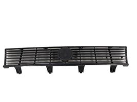 Volkswagen PASSAT B2 Maskownica / Grill / Atrapa górna chłodnicy 321853653K