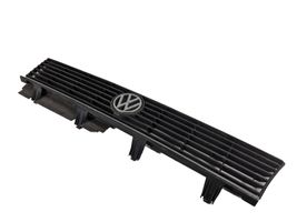 Volkswagen PASSAT B2 Front bumper upper radiator grill 321853653K