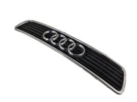 Audi A4 S4 B5 8D Atrapa chłodnicy / Grill 8D0853651K