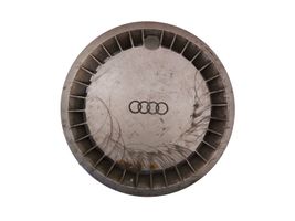 Audi 100 S4 C4 R14-pölykapseli 811601147B