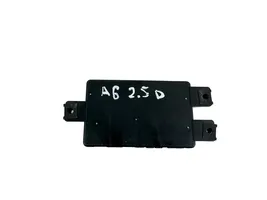 Audi A6 S6 C5 4B Antenos stiprintuvas 4D0035530D