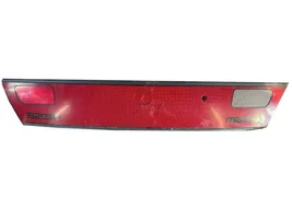 Mazda 323 F Barra luminosa targa del portellone del bagagliaio 0431441